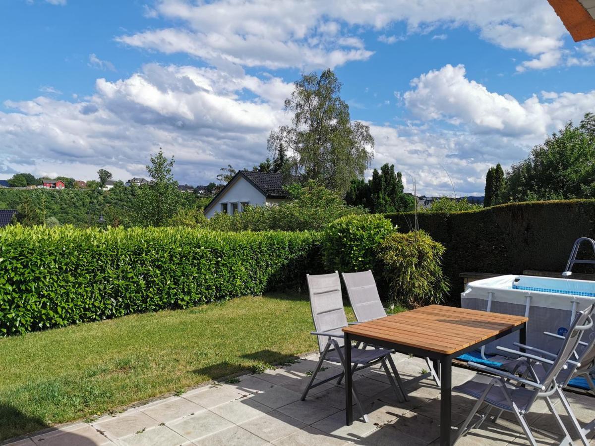 Gemuetliche 90 Qm Wohnung In Saarburg, Zentral Gelegen, Garten Mit Aussicht, Separater Eingang Kültér fotó